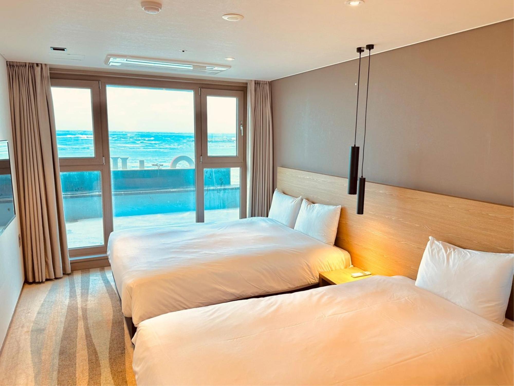 Saint Beach Hotel Jeju Bagian luar foto